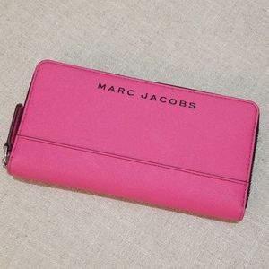 NWT Marc Jacobs Vivid Pink Wallet